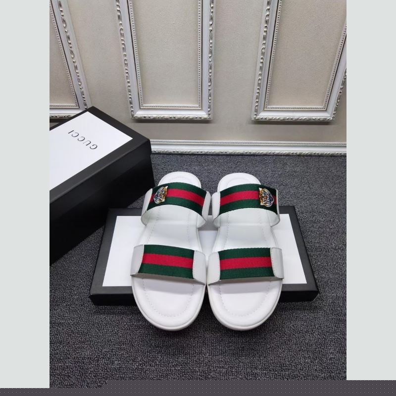 G*u*i slippers